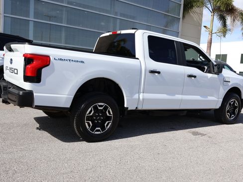 Used 2022 Ford F150 Lightning Pro image 8