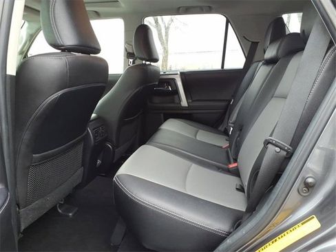 Used 2023 Toyota 4Runner SR5 Premium image 10