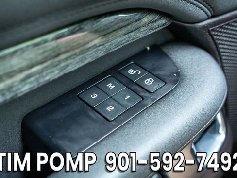 Used 2017 Land Rover Discovery HSE AWD/4WD image 29
