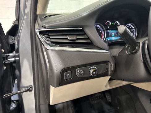 Used 2019 Buick Enclave Essence image 28