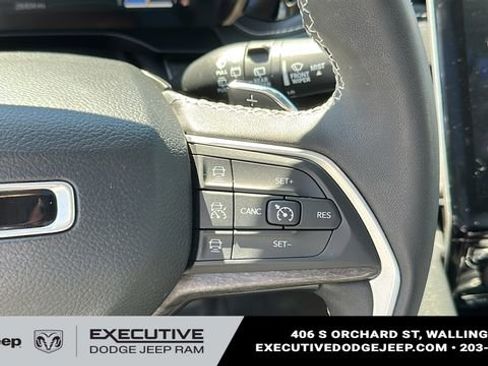 Used 2023 Jeep Grand Cherokee 4WD 4xe image 15