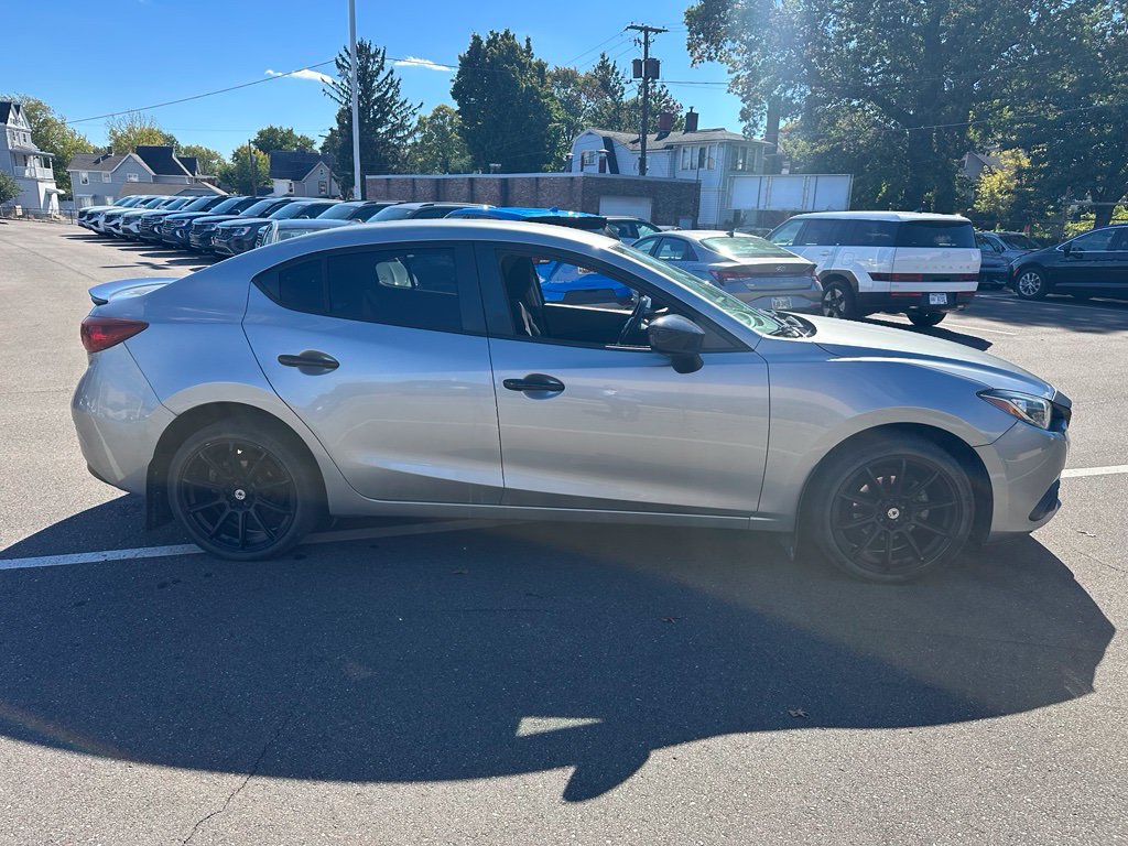 Used 2016 MAZDA MAZDA3 i Sport w/ Preferred Equipment Package FWD image 4