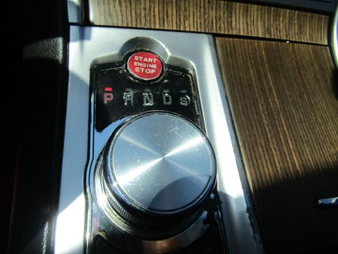 Used 2014 Jaguar XF RWD image 19