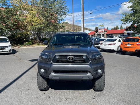Used 2015 Toyota Tacoma 4x4 Double Cab w/ TRD Sport Package image 8