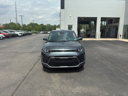 Used 2025 Kia Soul LX w/ LX Technology Package FWD image 8