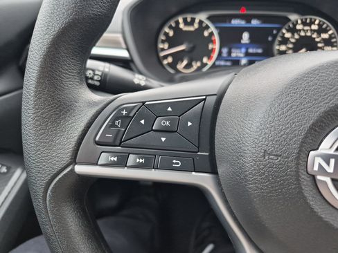 Used 2025 Nissan Altima 2.5 SV image 23