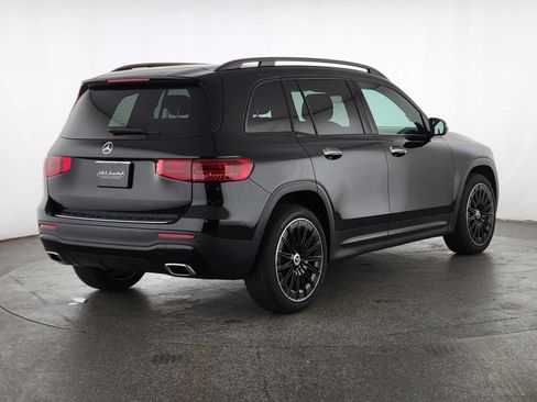 Used 2026 Mercedes-Benz GLB 250 image 3