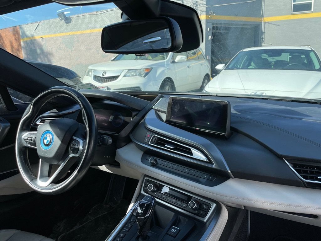Used 2015 BMW i8 AWD/4WD image 8
