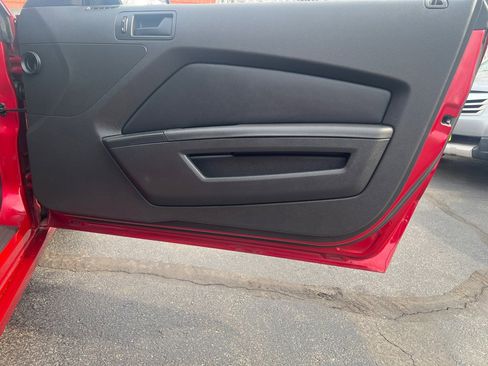 Used 2013 Ford Mustang Coupe image 11