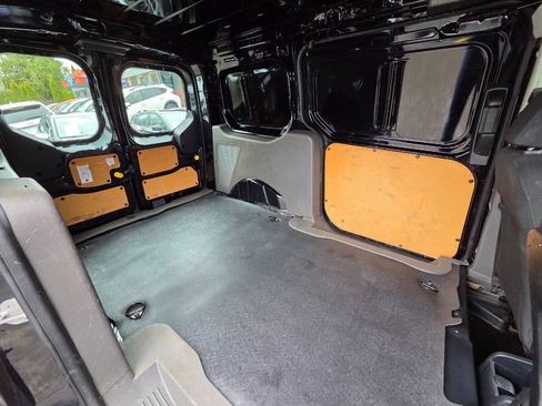 Used 2022 Ford Transit Connect XL FWD image 18