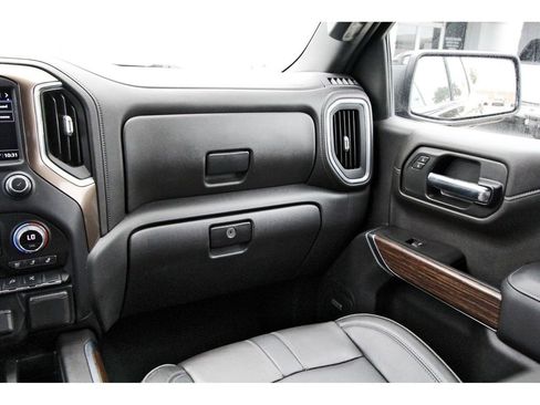 Used 2022 Chevrolet Silverado 1500 High Country w/ Technology Package image 10