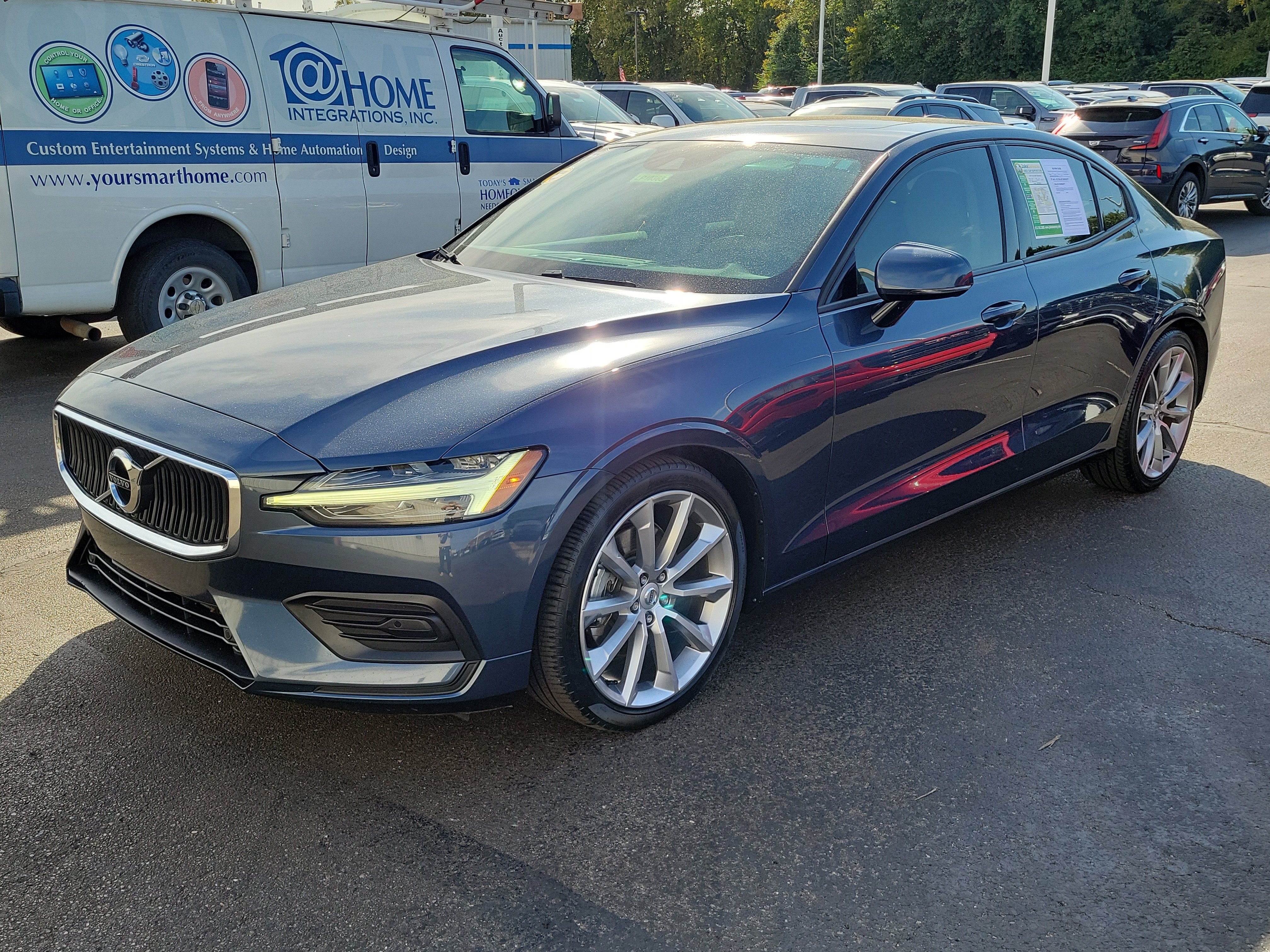 Used 2019 Volvo S60 T5 Momentum w/ Premium Package FWD image 2