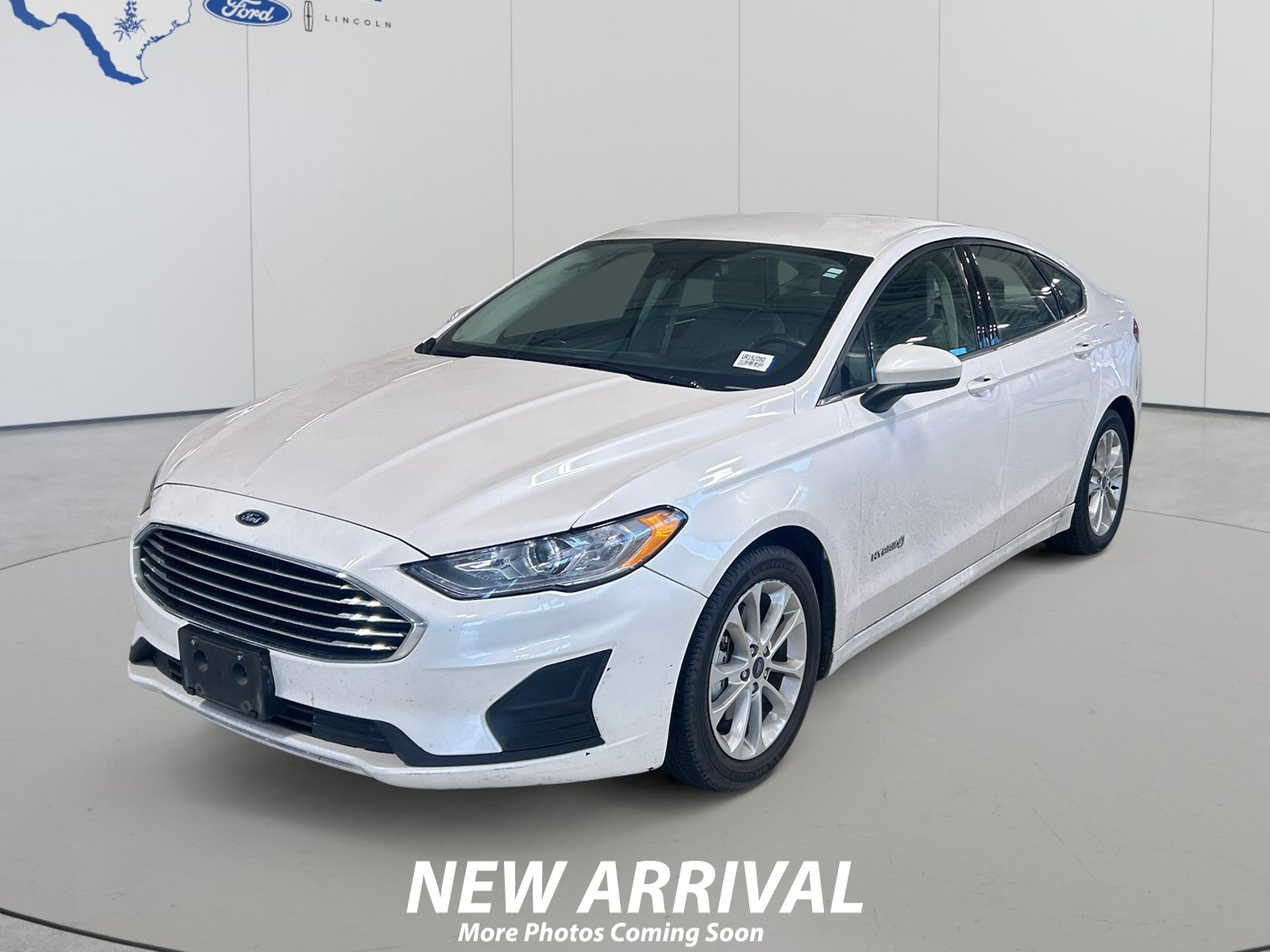 Used 2019 Ford Fusion SE FWD image 1