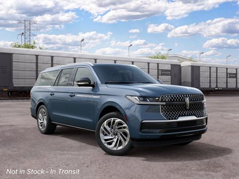 New 2027 Lincoln Navigator L Reserve AWD/4WD image 4