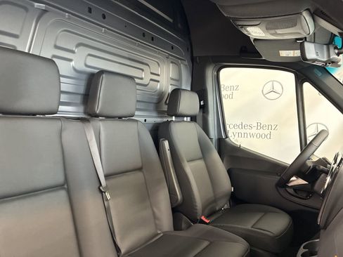 New 2026 Mercedes-Benz Sprinter 2500 image 15