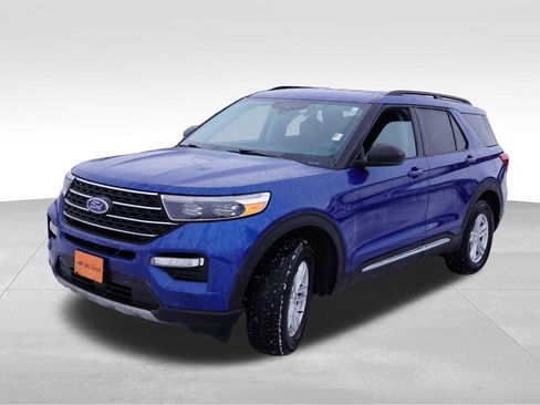 Certified 2022 Ford Explorer XLT w/ Equipment Group 202A image 12