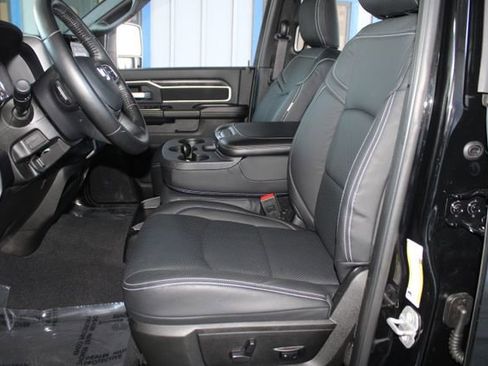 Used 2024 RAM 2500 Big Horn w/ Sport Appearance Package image 21