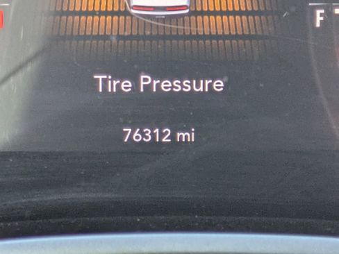 Used 2016 Dodge Challenger SXT Plus image 11