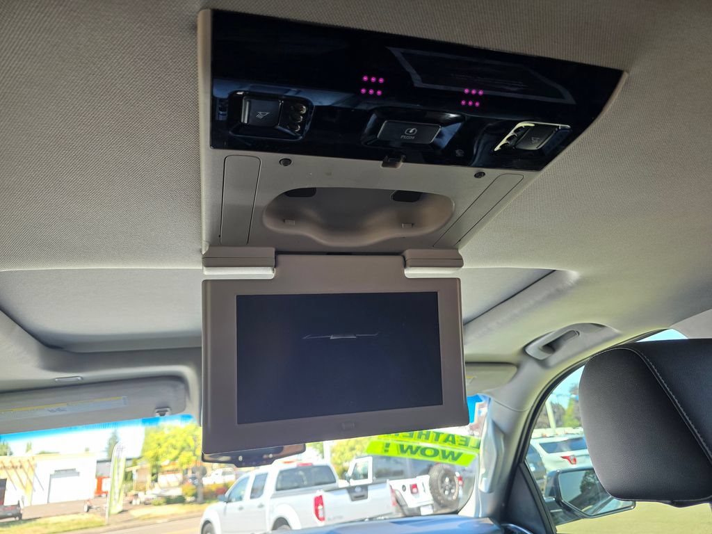 Used 2019 Chevrolet Suburban Premier AWD/4WD image 22
