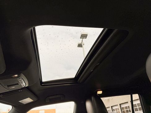 Used 2022 Nissan Armada SL w/ Midnight Edition Package image 10