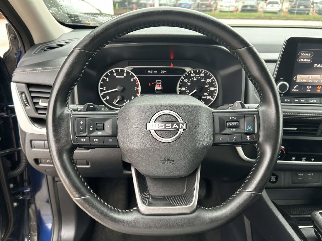 Used 2025 Nissan Rogue SV FWD image 18