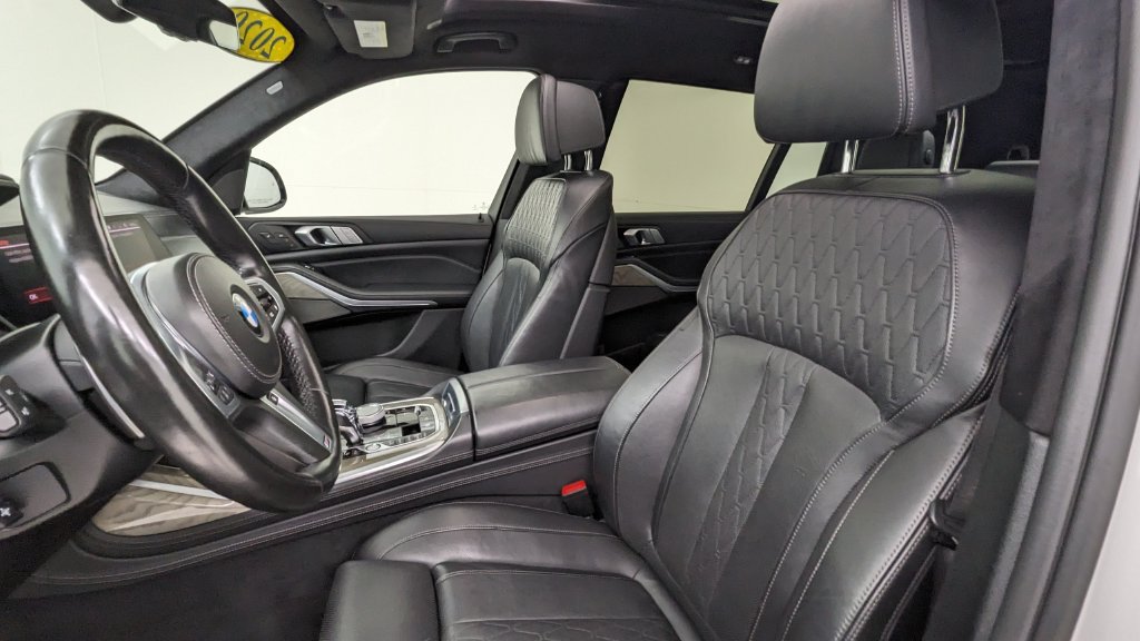 Used 2020 BMW X7 M50i AWD/4WD image 2