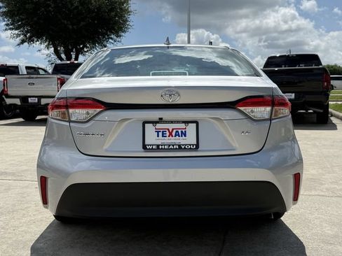 Used 2024 Toyota Corolla LE FWD image 5