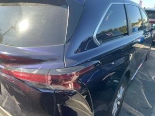 Used 2025 Toyota Sienna XLE FWD image 3