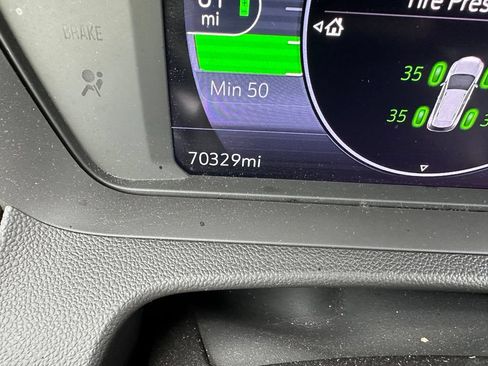 Used 2023 Chevrolet Bolt EUV LT w/ Convenience Package FWD image 12