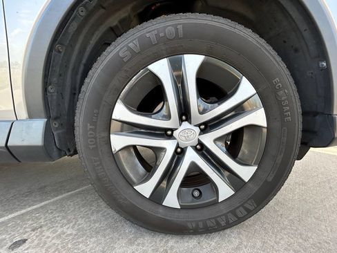Used 2018 Toyota RAV4 LE w/ All Weather Liner Package AWD/4WD image 33