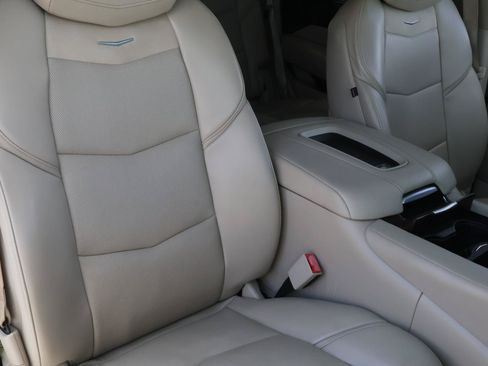 Used 2019 Cadillac Escalade Premium Luxury w/ LPO, Radiant Package RWD image 20