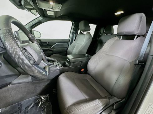 Used 2025 Toyota Tacoma SR image 15