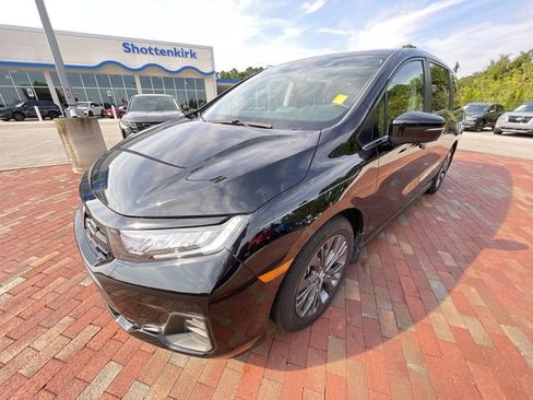 Used 2025 Honda Odyssey Touring image 5
