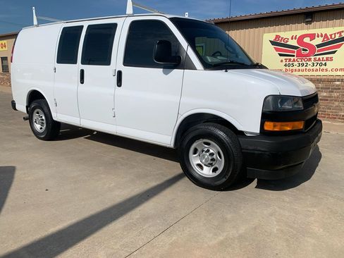 Used 2021 Chevrolet Express 2500 w/ Driver Convenience Package RWD image 1