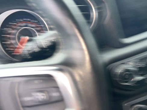 Used 2018 Jeep Wrangler Unlimited Sahara AWD/4WD image 18