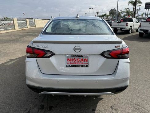 New 2025 Nissan Versa SR w/ Trunk Package image 5