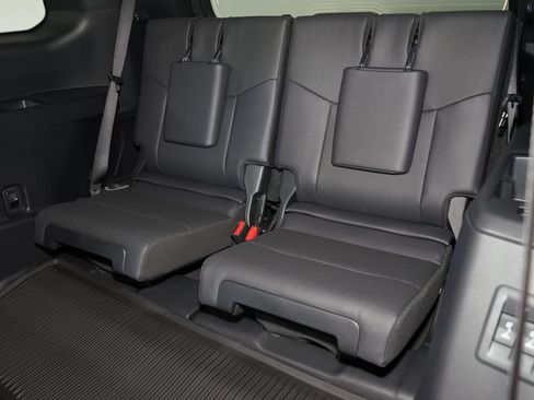 Used 2026 Lexus GX 550 w/ Cold Area Package AWD/4WD image 22