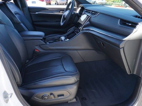 Used 2024 Jeep Grand Cherokee Overland w/ Trailer Tow Package image 14