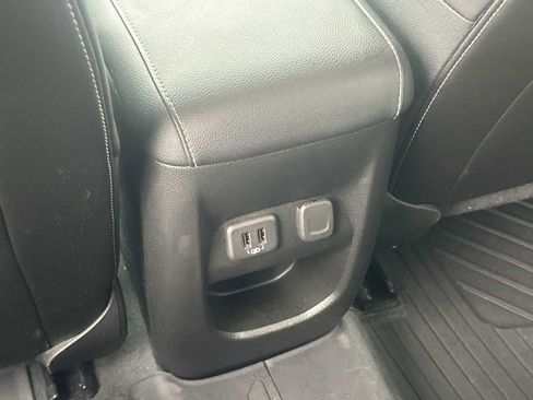 Used 2022 GMC Canyon Denali image 21