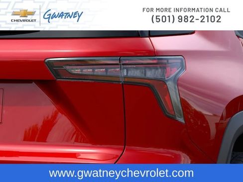 New 2026 Chevrolet Equinox LT w/ Convenience Package II FWD image 11