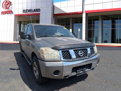 Used 2007 Nissan Titan SE image 2