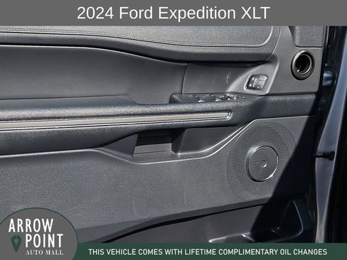 Used 2024 Ford Expedition XLT RWD image 21