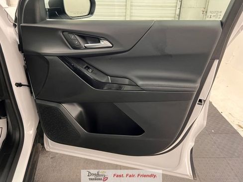 Used 2025 Chevrolet Equinox LT FWD image 39