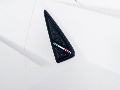 Used 2023 Lamborghini Urus Performante AWD/4WD image 26