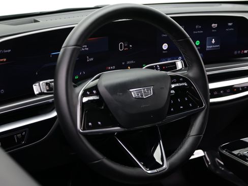 Used 2024 Cadillac Lyriq Tech RWD image 10