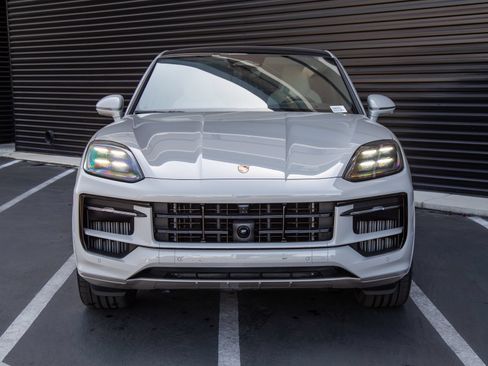 New 2026 Porsche Cayenne S AWD/4WD image 10