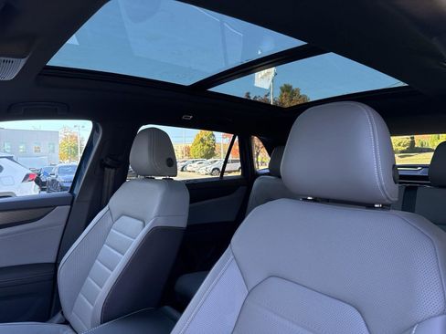 New 2025 Volkswagen Atlas Cross Sport SEL image 25