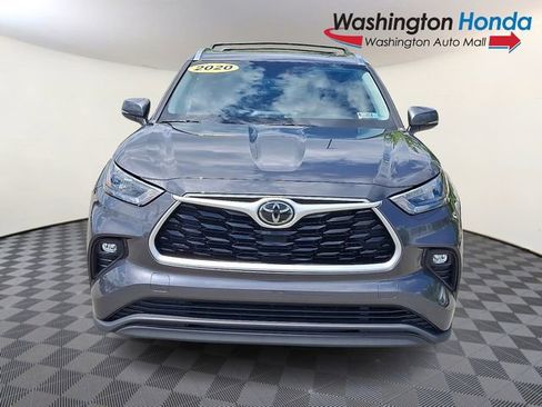 Used 2020 Toyota Highlander XLE AWD/4WD image 2