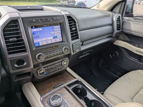 Used 2019 Ford Expedition Platinum RWD image 21