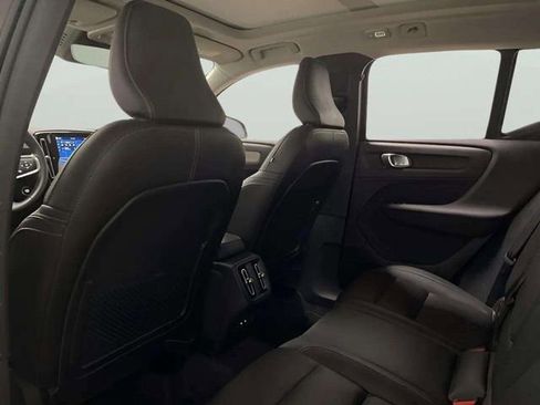 Used 2025 Volvo XC40 B5 Plus image 65